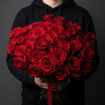 35 красных роз 80 см