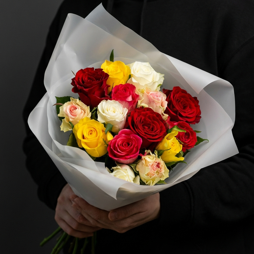 Букет из разноцветных кенийских роз