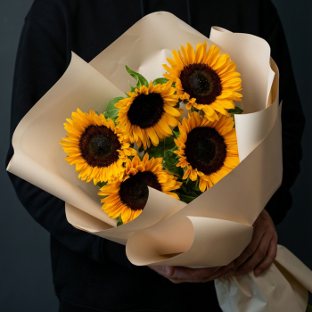 Букет из подсолнухов