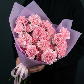 21 гвоздика в сиреневой упаковке